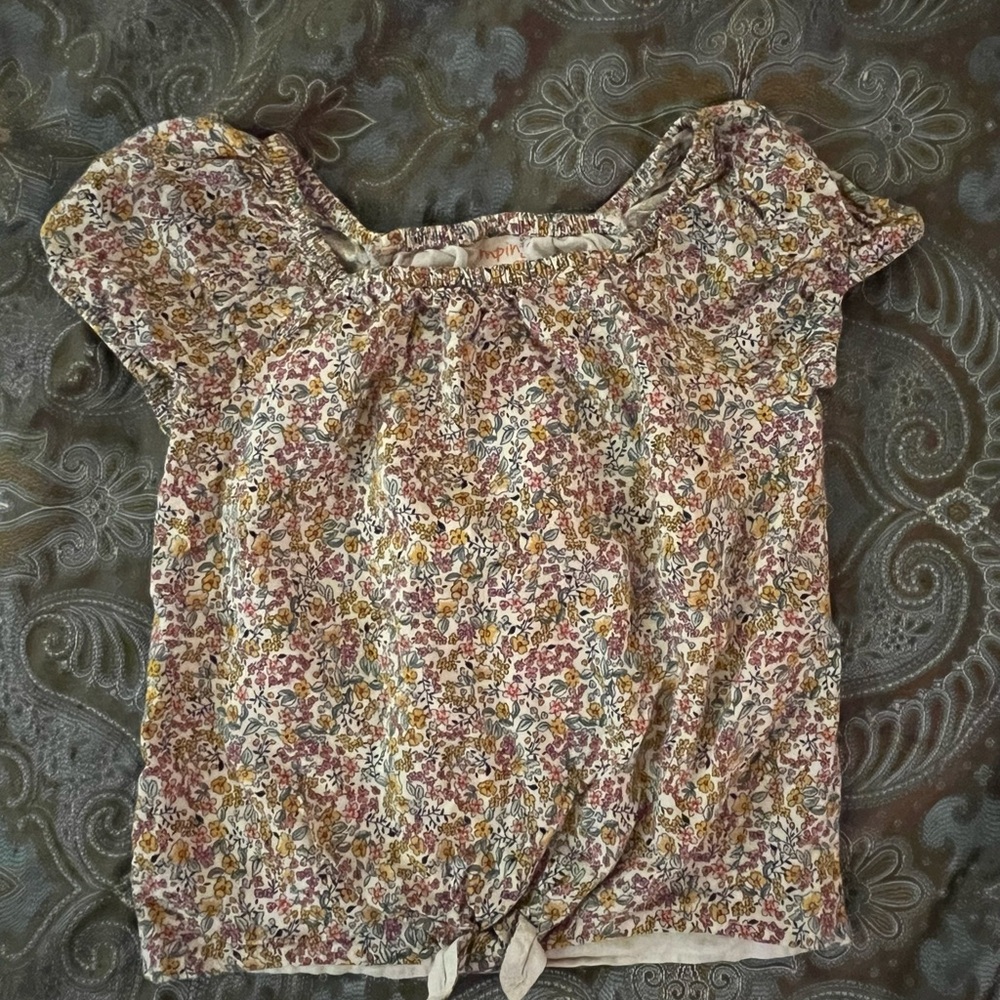 Floral Blouse with Short Sleeves